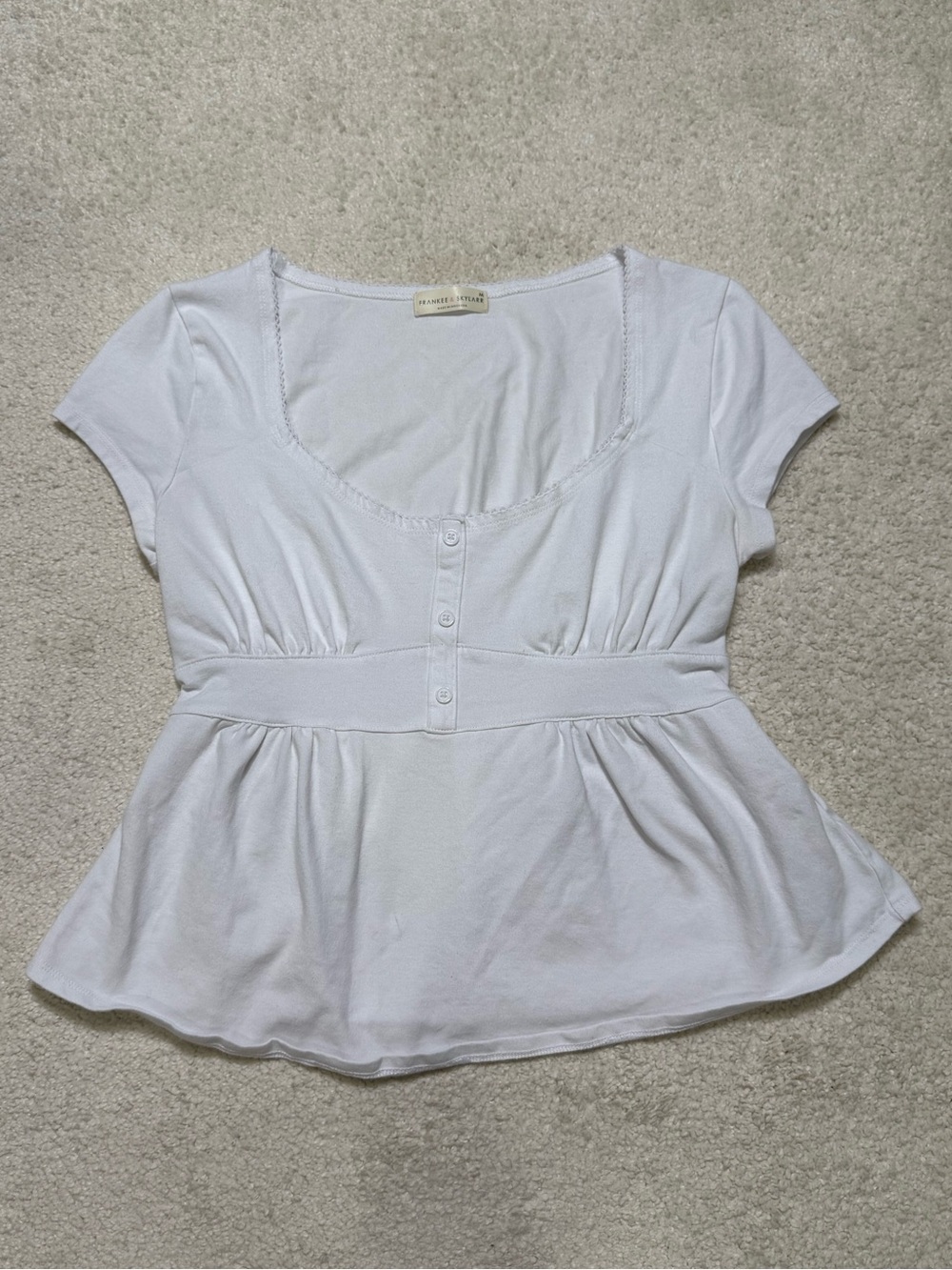 Frankee & Skylarr White Scoop Neck Peplum Top Button Front Tie Back Size Medium